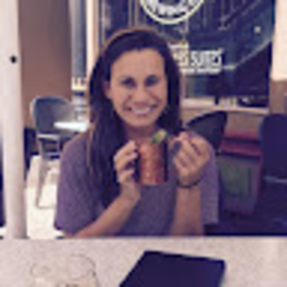 Meet your Posher, Olivia - Picture 1 of 1